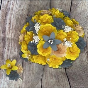 Wedding bouquet and boutonniere